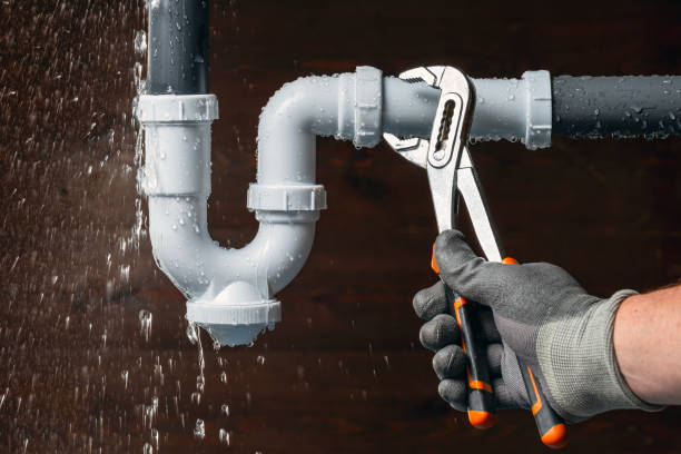 Professional Leak Detection technician working in Massapequa Park, NY